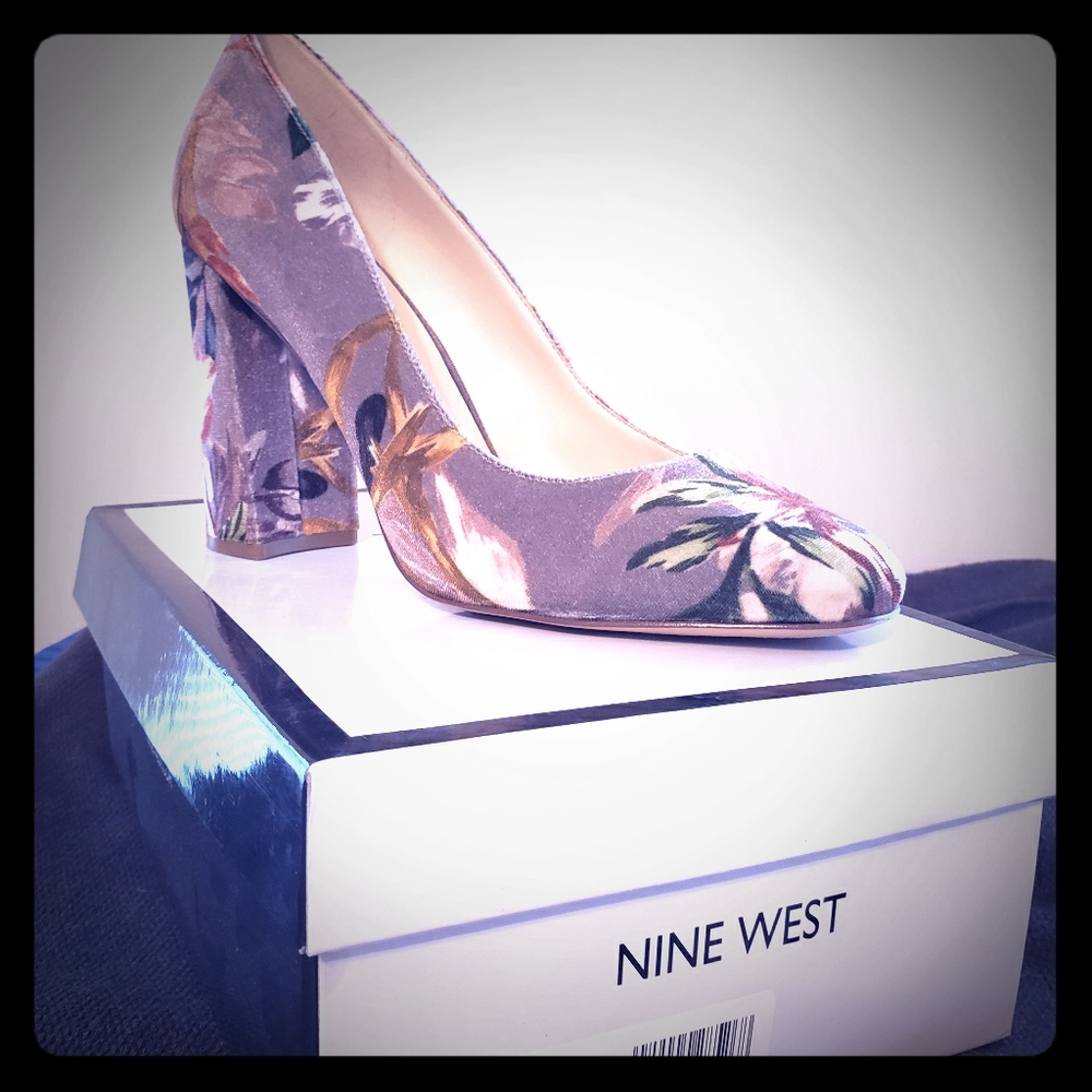 Nine West Denton Velvet Floral Pump